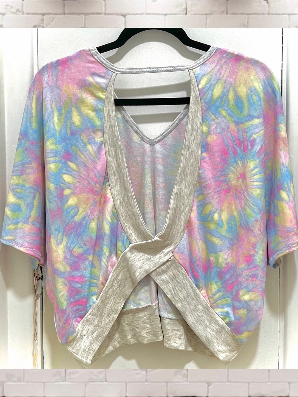 Chrysantheum Tie-Dye Open Back Top - Picture 3 of 5